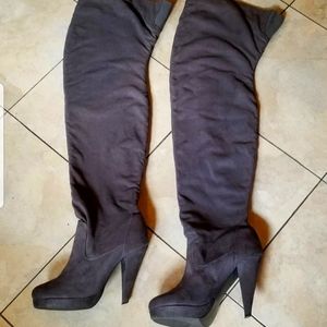 Thigh High Grey Suede Boots sz 8
